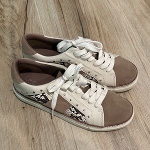 Crown Vintage Cream and Brown Snake Print Sneakers